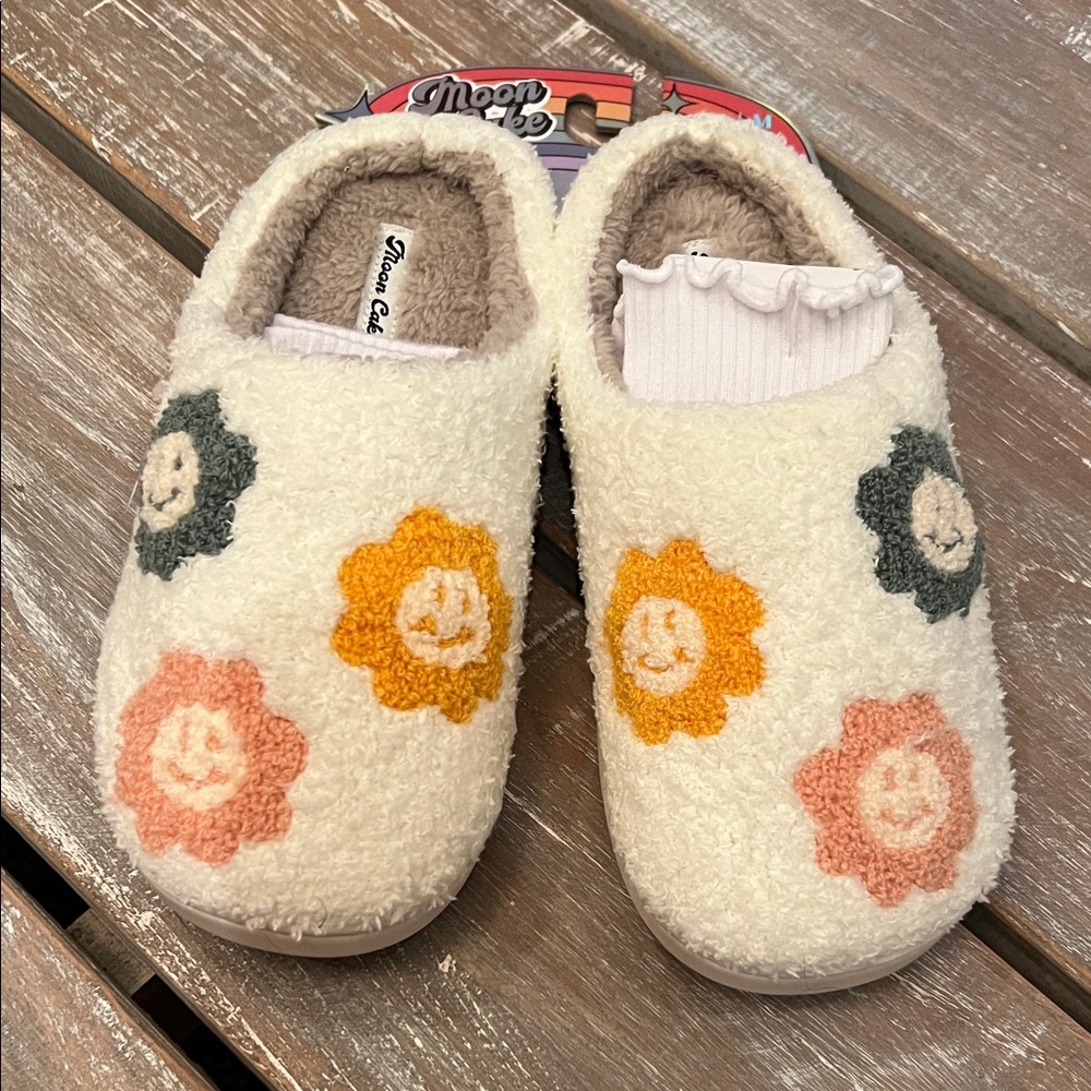 Floral Fuzzy Smiley Face Slippers